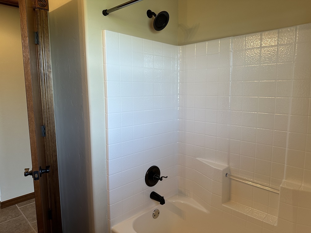 Bedrooms 2 & 3 Tub/Shower