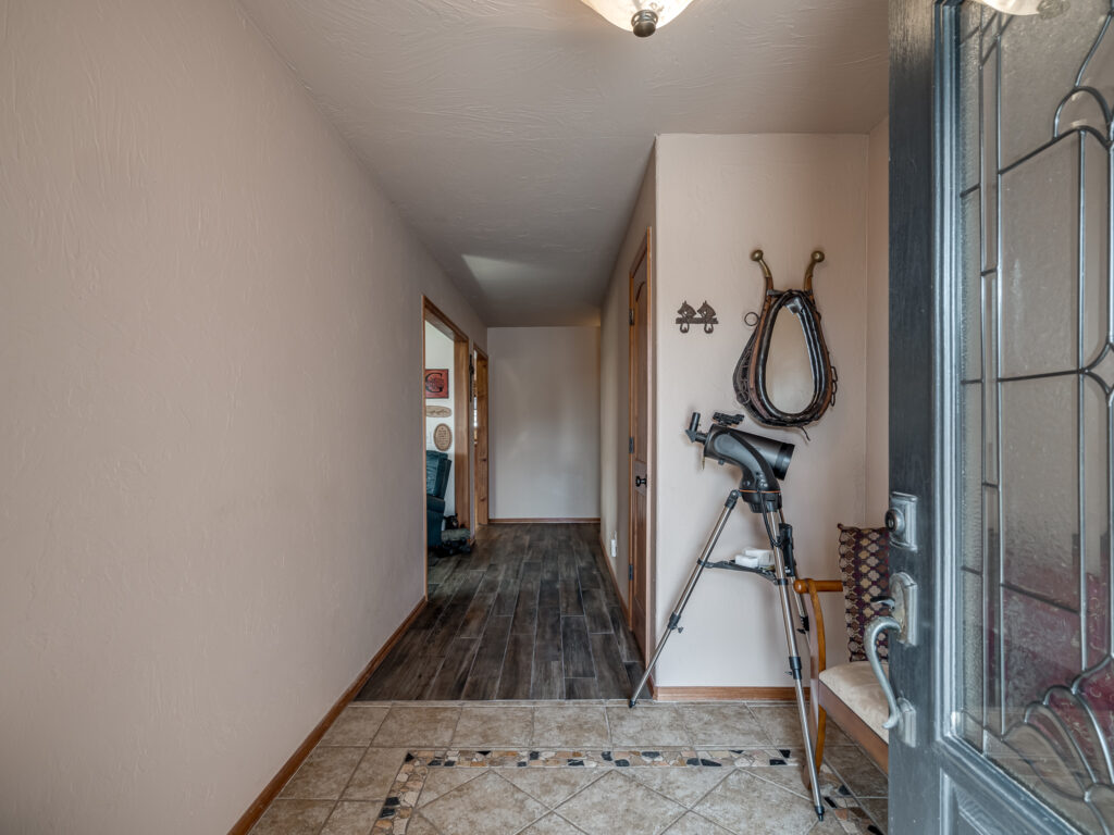 Foyer to Living Room, Kitchen and Bedrooms