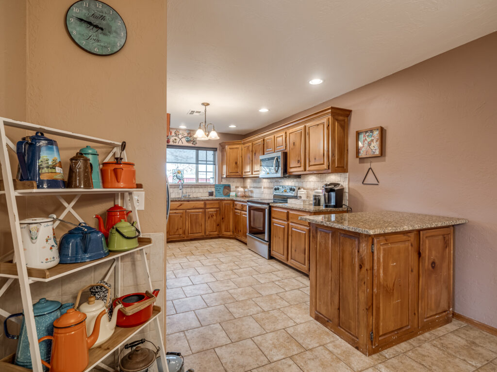 Kitchen with a Movable Island
