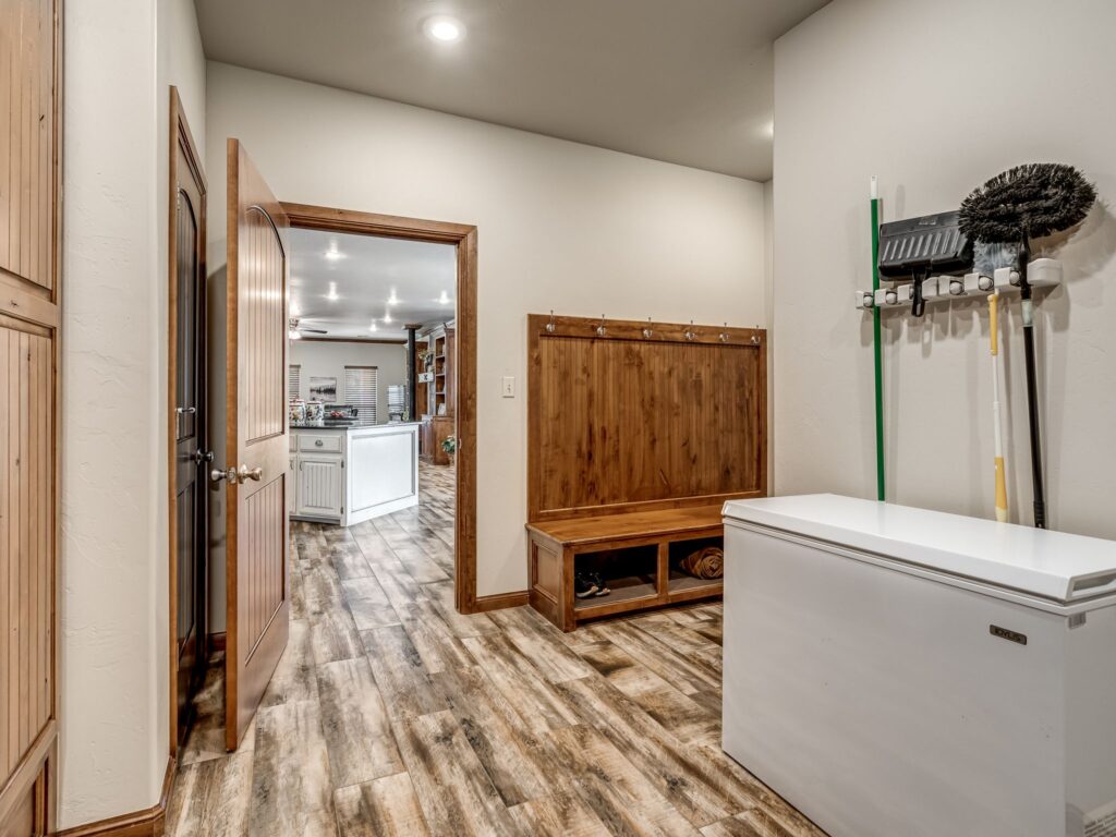 Oversized Utility Room off of Kitchen and 3 Car Garage