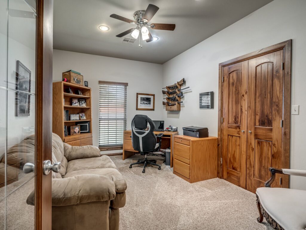 Bedroom 2 / Office