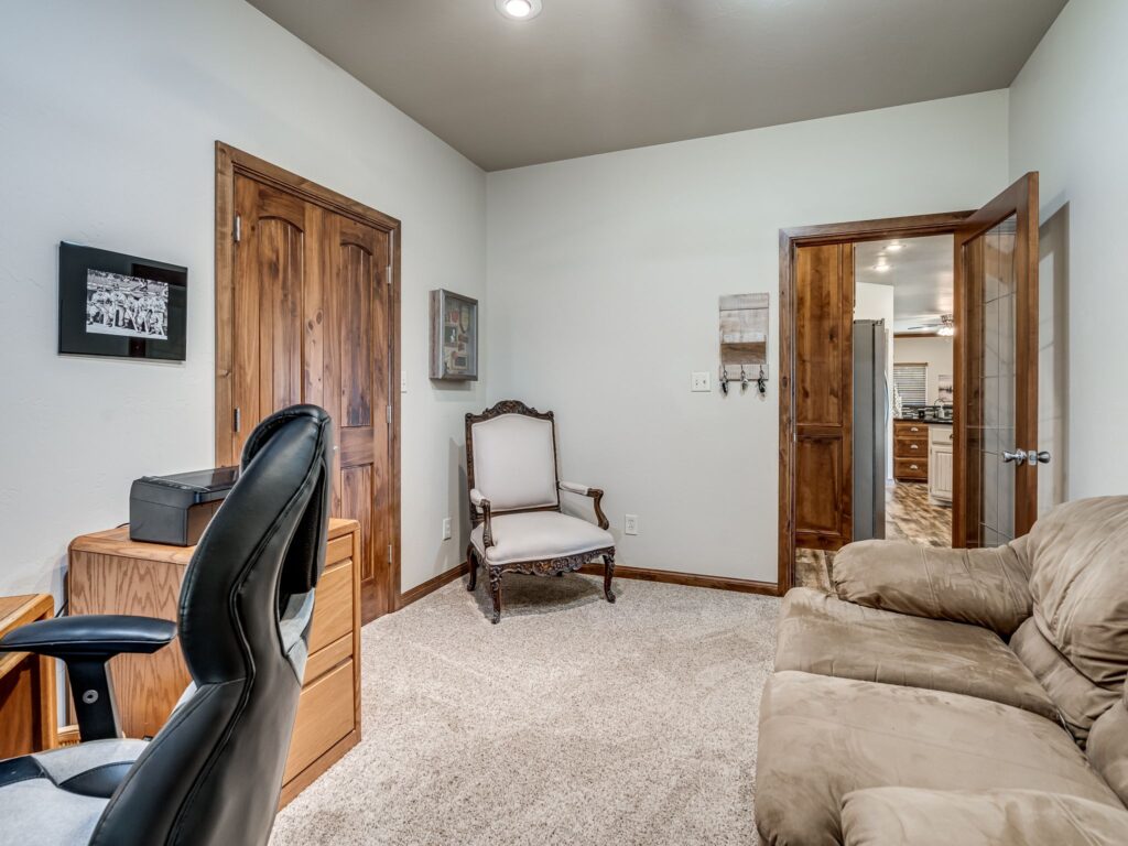 Bedroom 2 / Office