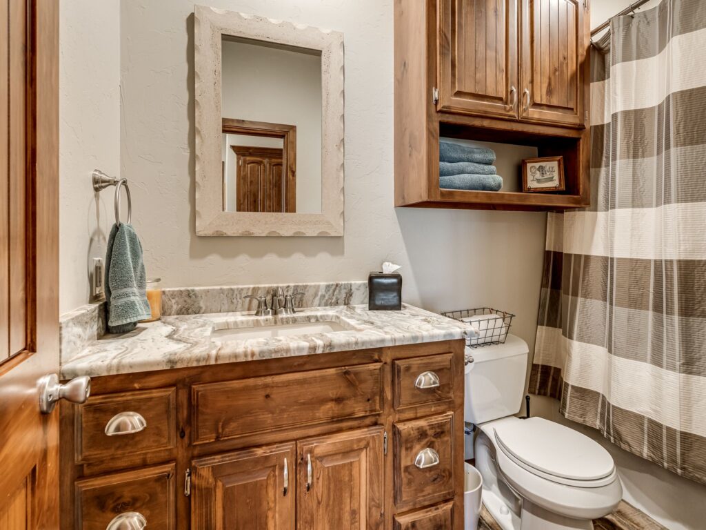 Shared Bath for Bedrooms 2, 3 & 4