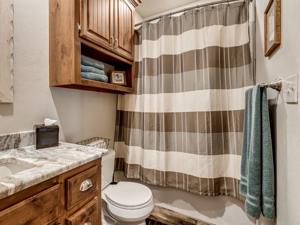 Shared Bath for Bedrooms 2, 3 & 4